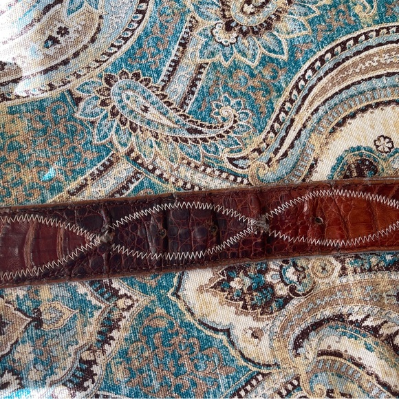 Genuine Leather, Alligator pieced & stitched belt 40” silvertone - Picture 5 of 13